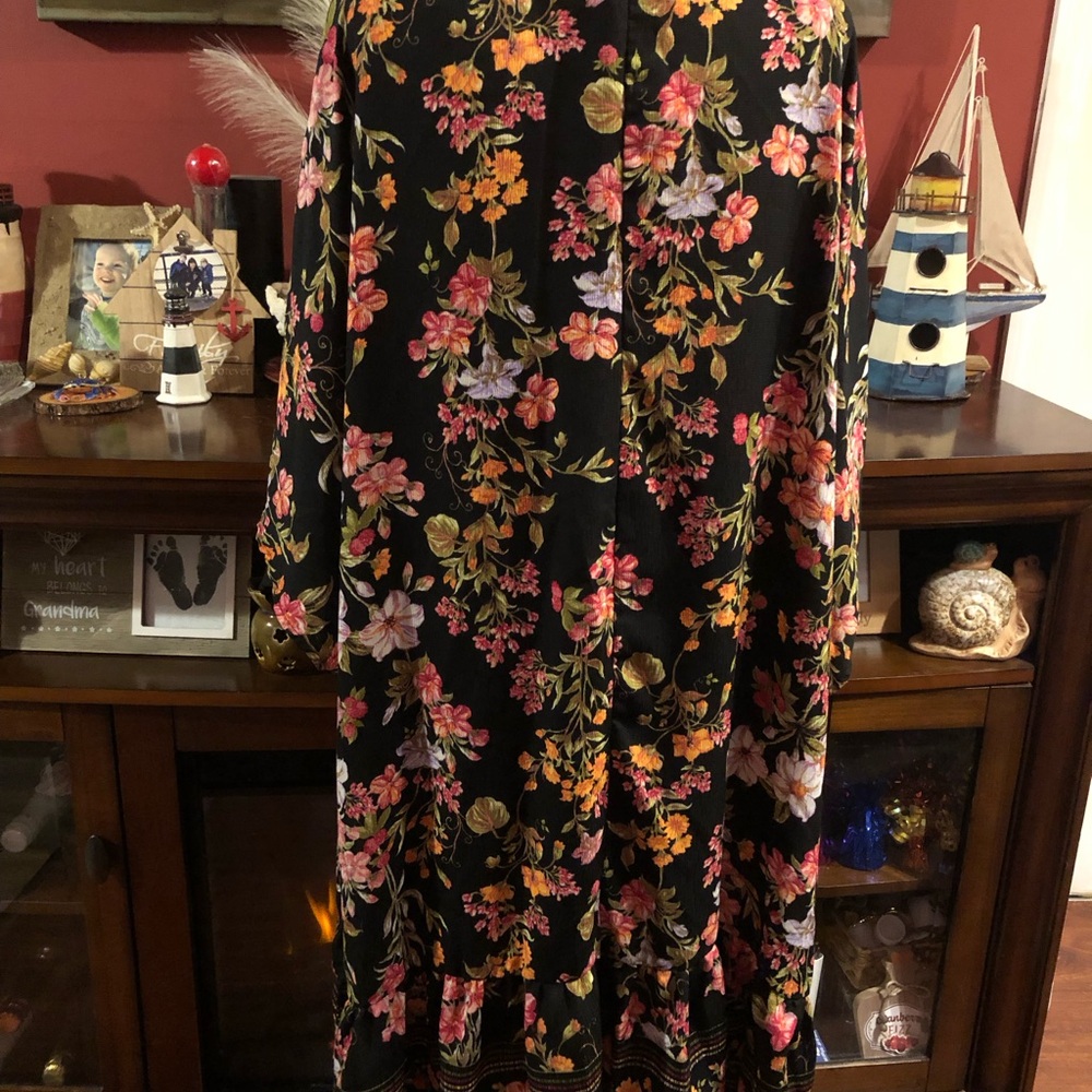 Black Floral Kimono Robe with Pink & Yellow Blooms - Picture 12 of 15
